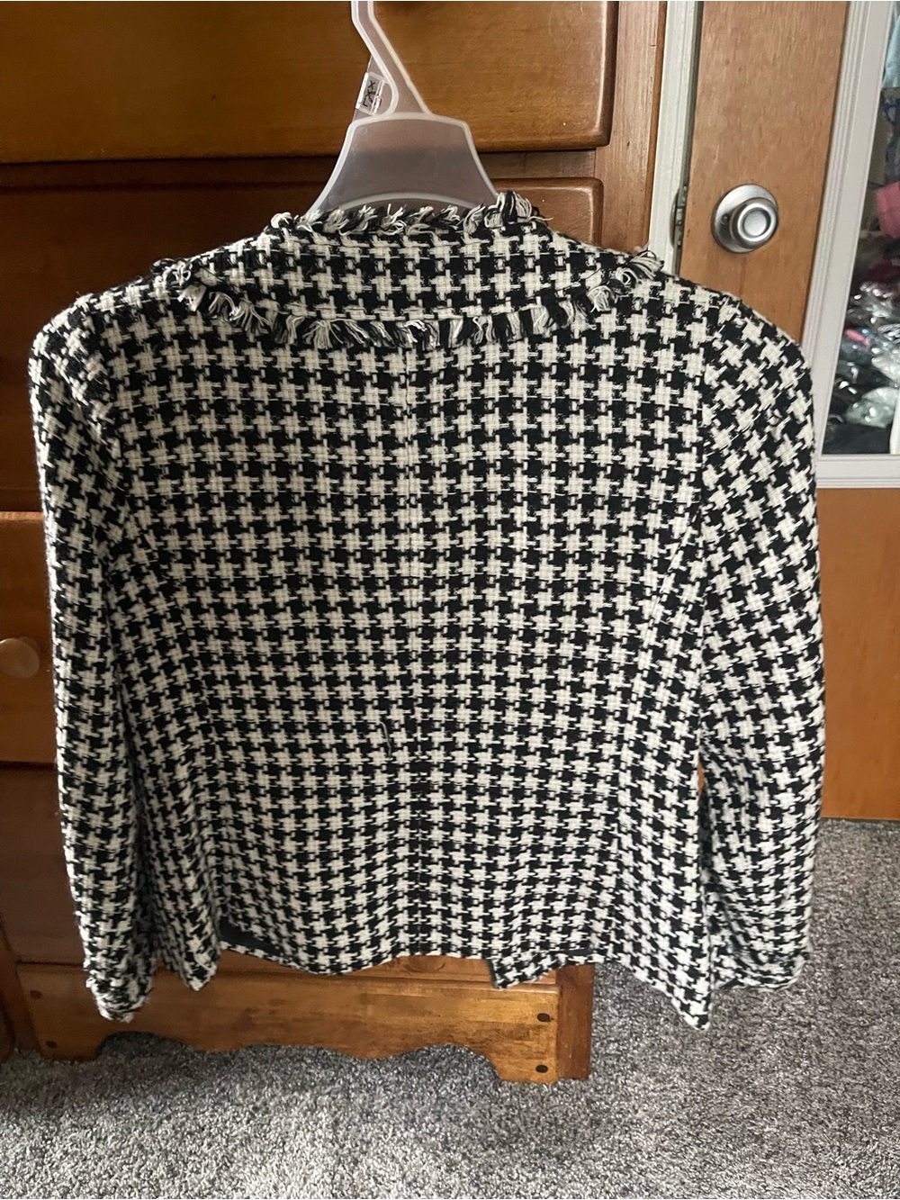 Fashion Bug Black & White Houndstooth Cropped Bouclé Jacket - Picture 3 of 3